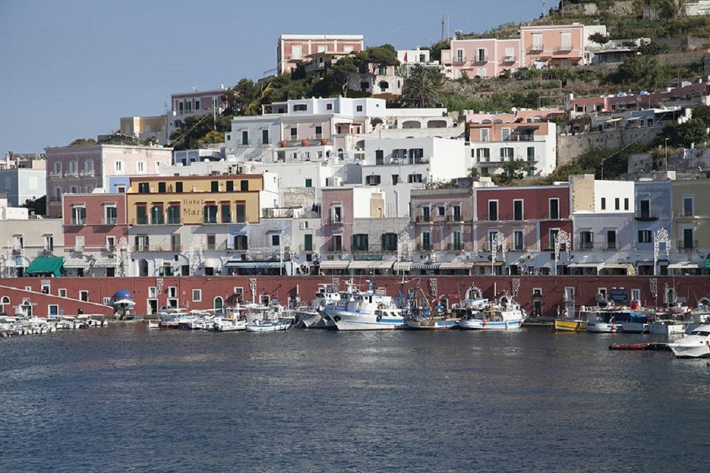 Apartament Raffaele Ponza Pokój zdjęcie